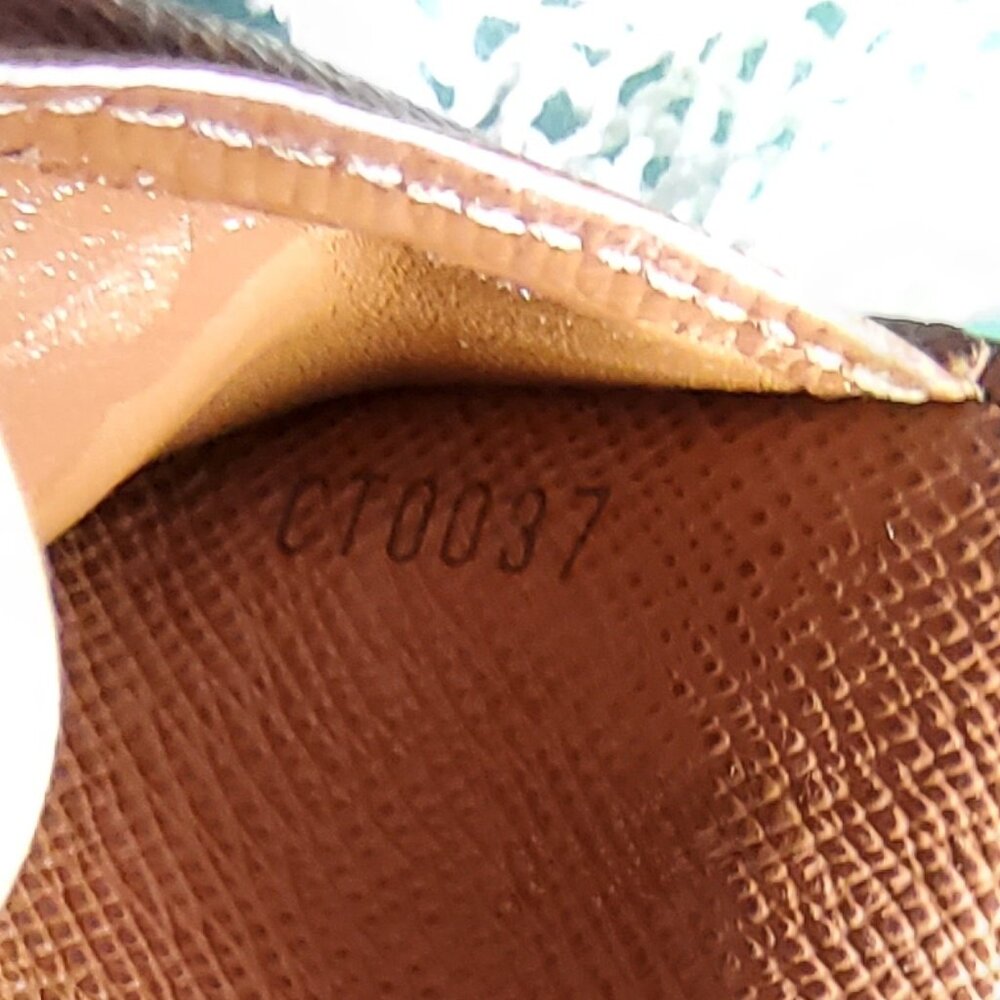 2003 Louis Vuitton Monogram Pattern Compact Zippe… - image 5